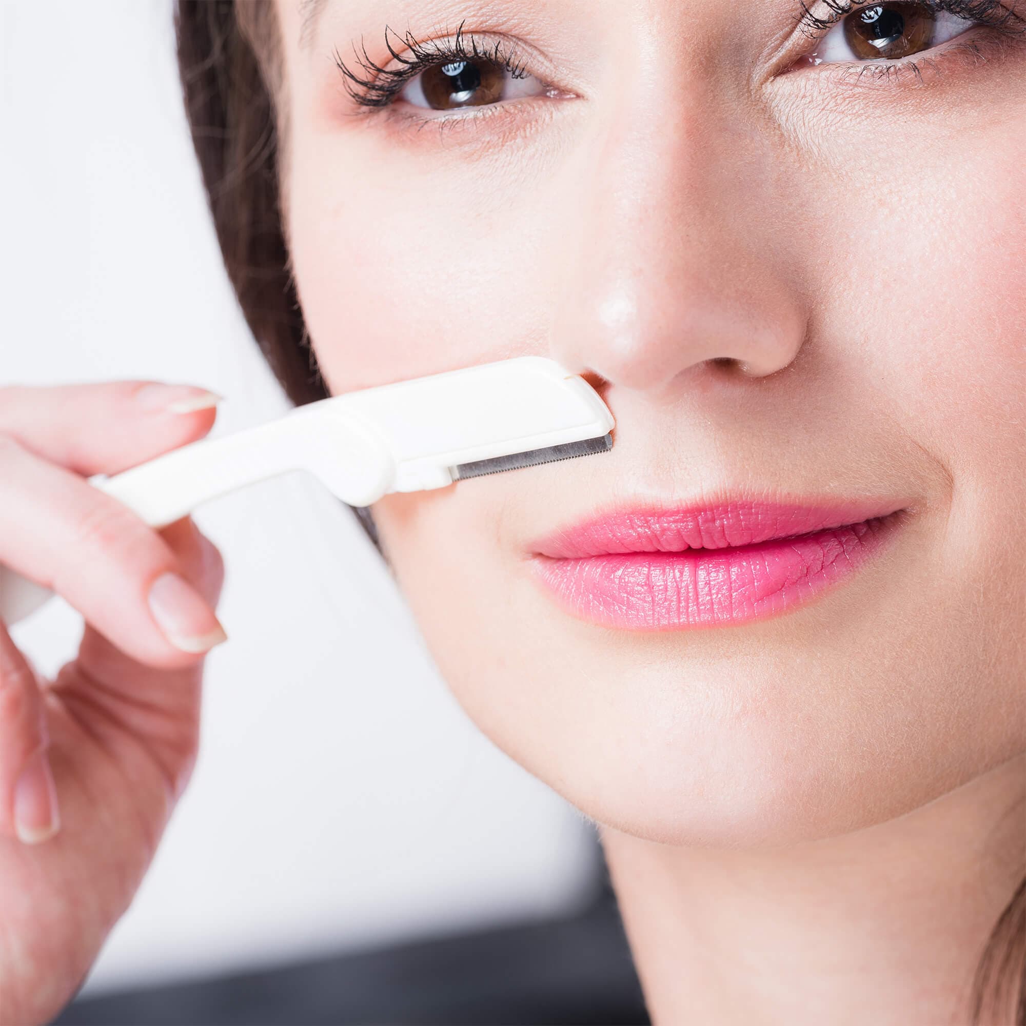 The Best Way to Remove Peach Fuzz from Your Face